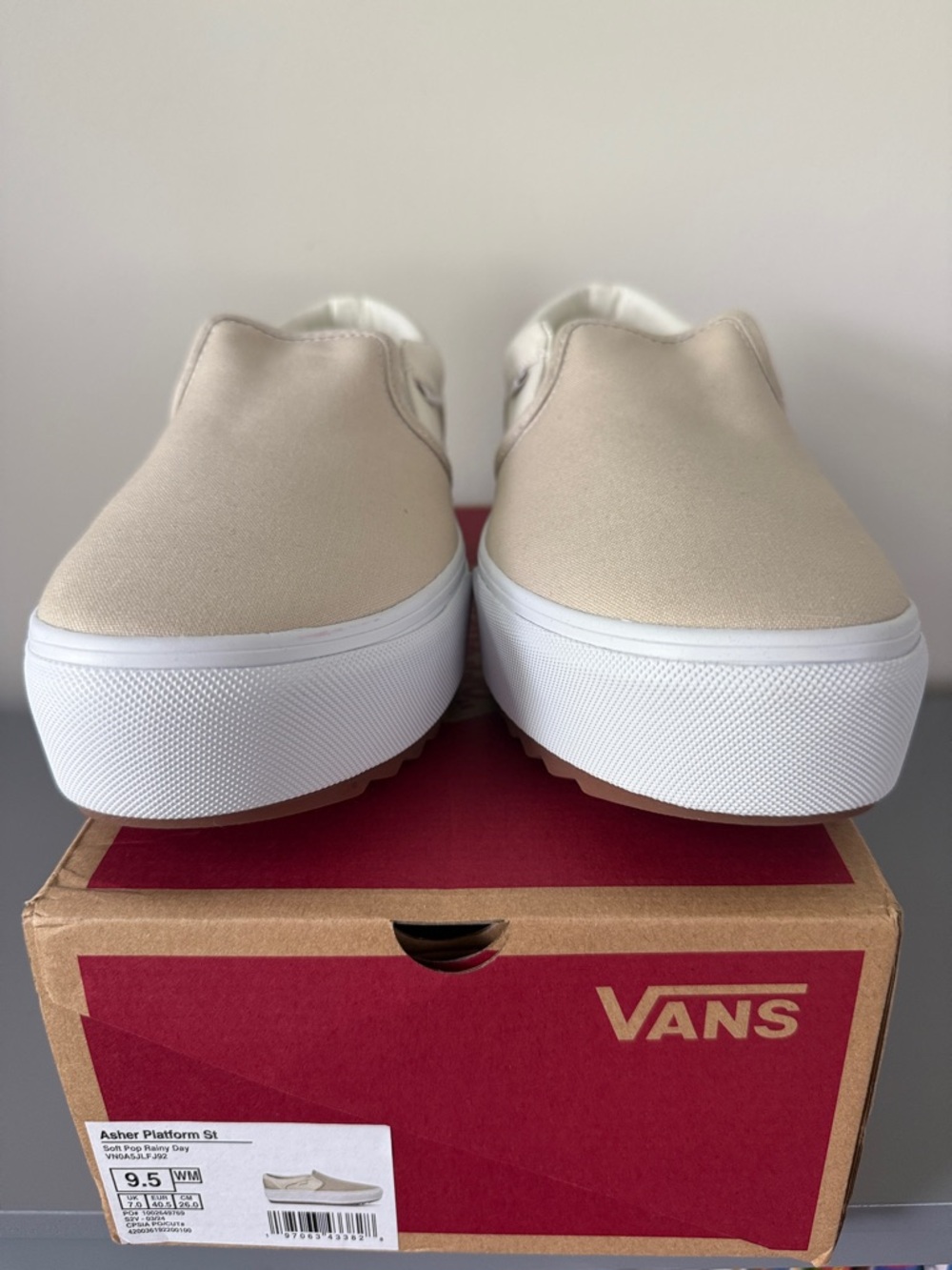 Vans Asher Platform Slip-On in Beige and White